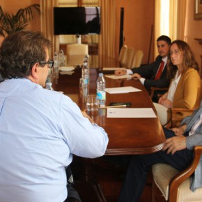 Dirigentes de Ciudadanos-C's se acercaron a la UIB para escuchar las propuestas de sus máximos responsables.