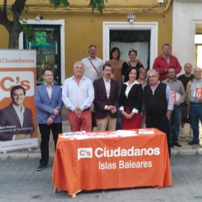 Fernando Navarro visita las agrupaciones de Menorca para seguir recogiendo avales para las elecciones del 20 de diciembre