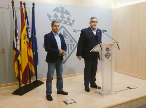 20170213 El portavoz de Cs Palma, Josep Lluís Bauzá, y el regidor Bartomeu Cañellas en la rueda de prensa (1)