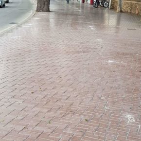 Ciudadanos (Cs) Calvià denuncia que el Ayuntamiento destruye el suelo del paseo de Palmanova durante la feria del libro