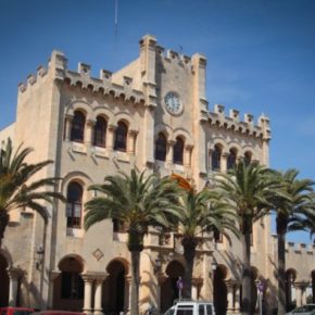 Cs Ciutadella pide que se publiquen en la página web del Ayuntamiento el coste de los viajes de los cargos públicos y empleados municipales